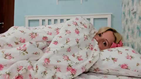 Snapshot of puma4ka chatting on September 18, 3:38 am Victoria online show from September 18, 3:38 am