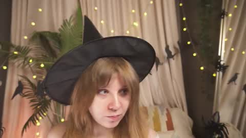 Snapshot of pure_dirt chatting on October 30, 5:54 am constant schedule Wednesday Friday Saturday Sunday The Rosemarie online show from October 30, 5:54 am