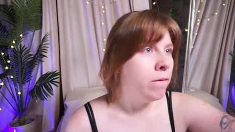 Snapshot of pure_dirt chatting on October 22, 5:45 am constant schedule Wednesday Friday Saturday Sunday The Rosemarie online show from October 22, 5:45 am