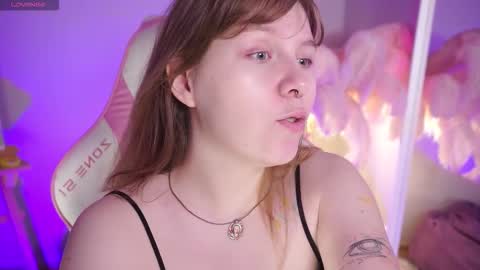 Snapshot of pure_dirt chatting on October 11, 5:45 am constant schedule Wednesday Friday Saturday Sunday The Rosemarie online show from October 11, 5:45 am