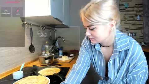 Snapshot of purebeautie chatting on October 25, 2:25 pm Katty online show from October 25, 2:25 pm