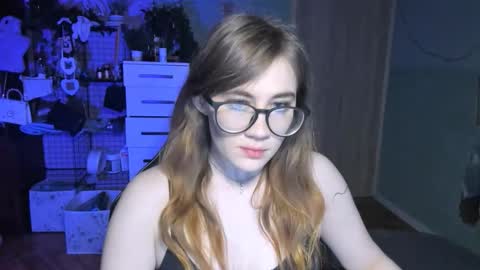 I am Mila online show from October 28, 8:31 am