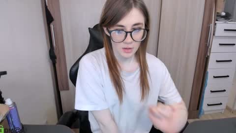 Snapshot of pureheartt chatting on January 24, 9:06 am I am Mila online show from January 24, 9:06 am