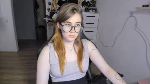 I am Mila online show from September 23, 10:02 am