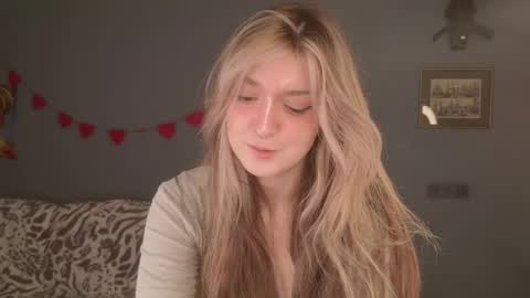 Bella online show from April 2, 5:38 am