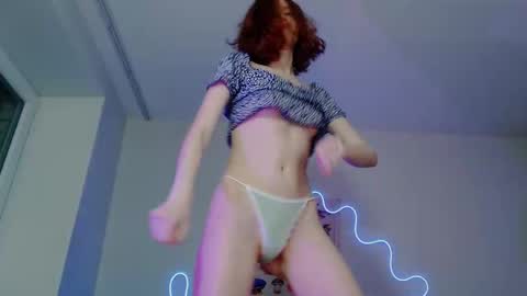 Snapshot of purplebeawer chatting on February 15, 9:39 pm Francine online show from February 15, 9:39 pm
