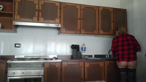 Mary online show from April 21, 7:48 am