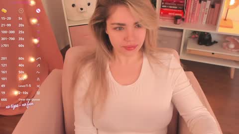 Snapshot of pussy_kattt chatting on January 25, 5:07 am kat follow online show from January 25, 5:07 am