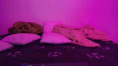 Snapshot of pvssi_ chatting on February 14, 1:45 am Sophy online show from February 14, 1:45 am