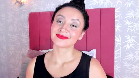 qadeshh  online show from October 19, 6:04 am