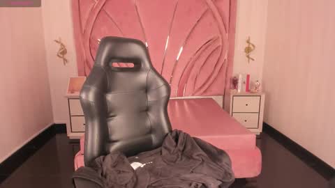 Snapshot of qeen_blackk chatting on October 12, 1:30 am Shekoni Schedule 700 - 1400 gtm-5 online show from October 12, 1:30 am