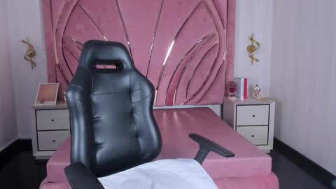 Snapshot of qeen_blackk chatting on October 24, 9:00 pm Shekoni Schedule 700 - 1400 gtm-5 online show from October 24, 9:00 pm