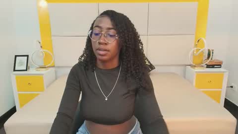 Snapshot of qeen_blackk chatting on October 23, 8:15 pm Shekoni Schedule 700 - 1400 gtm-5 online show from October 23, 8:15 pm