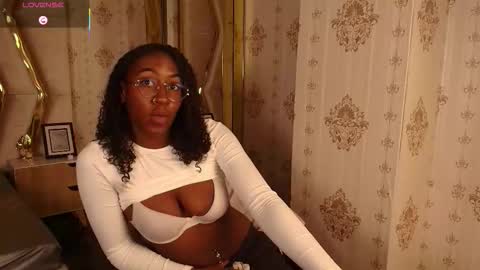 Snapshot of qeen_blackk chatting on October 20, 8:34 pm Shekoni Schedule 700 - 1400 gtm-5 online show from October 20, 8:34 pm