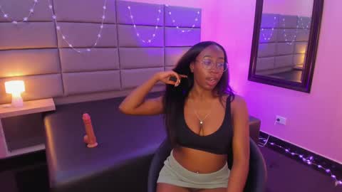 Snapshot of qeen_blackk chatting on March 8, 8:13 pm Shekoni Schedule 700 - 1400 gtm-5 online show from March 8, 8:13 pm