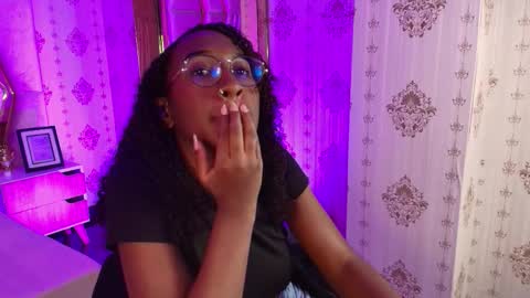 Snapshot of qeen_blackk chatting on September 16, 10:40 pm Shekoni Schedule 700 - 1400 gtm-5 online show from September 16, 10:40 pm