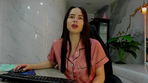 Qetsyah online show from April 12, 2:47 am