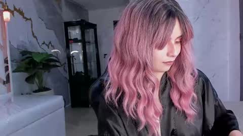 Qetsyah online show from January 15, 1:17 pm