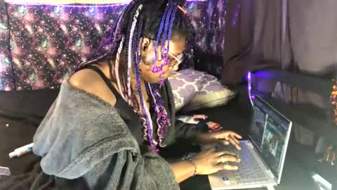 qnibee online show from November 1, 9:19 pm