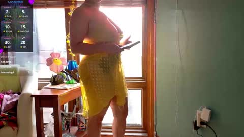 Queen And King online show from November 3, 8:46 pm