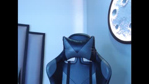 Quee Sophine online show from January 8, 8:02 pm