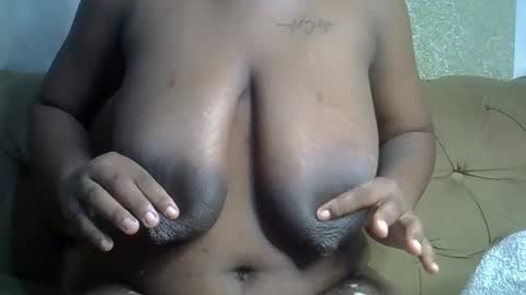 queeen online show from February 6, 10:18 am