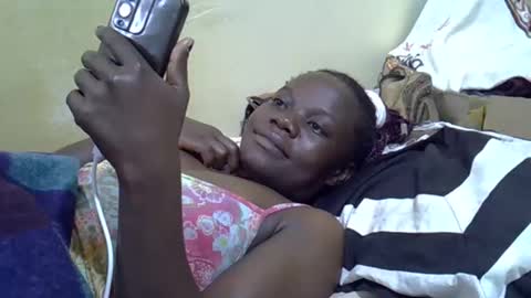 Snapshot of queen_darling3 chatting on October 23, 12:11 pm Gentrix online show from October 23, 12:11 pm