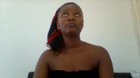 Snapshot of queen_diveer chatting on October 25, 9:50 am queen_diveer online show from October 25, 9:50 am