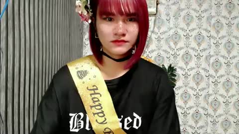 Snapshot of queen_elicktra chatting on March 3, 5:16 am JOY online show from March 3, 5:16 am