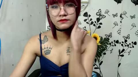 Snapshot of queen_elicktra chatting on January 13, 8:15 am JOY online show from January 13, 8:15 am