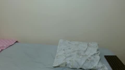 Snapshot of queen_ema chatting on October 22, 2:38 am queen ema online show from October 22, 2:38 am