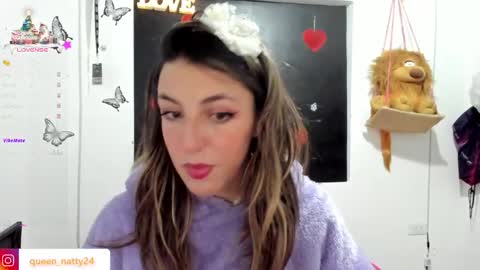 queen_natttyy online show from January 8, 3:29 am