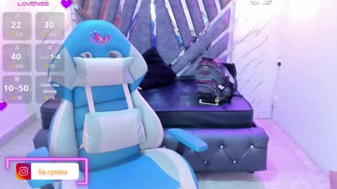 Snapshot of queen_perla_ chatting on September 27, 12:01 pm   online show from September 27, 12:01 pm