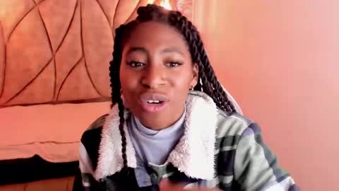 Snapshot of queen_perla_ chatting on March 12, 9:56 pm   online show from March 12, 9:56 pm