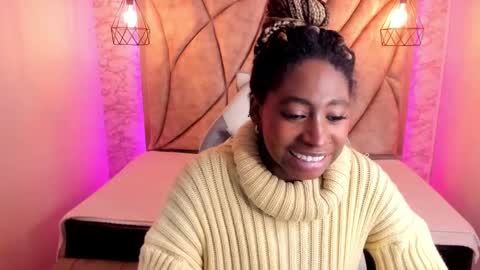 Snapshot of queen_perla_ chatting on February 23, 2:56 am   online show from February 23, 2:56 am