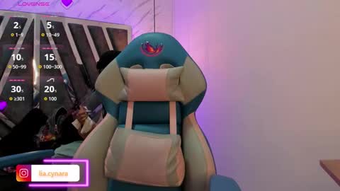 Snapshot of queen_perla_ chatting on September 16, 11:18 am   online show from September 16, 11:18 am