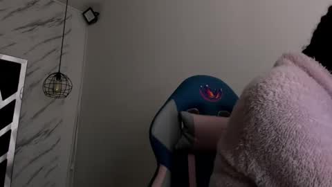 Snapshot of queen_perla_ chatting on November 1, 11:47 am   online show from November 1, 11:47 am