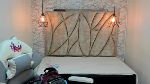 Snapshot of queen_perla_ chatting on February 16, 12:54 pm   online show from February 16, 12:54 pm