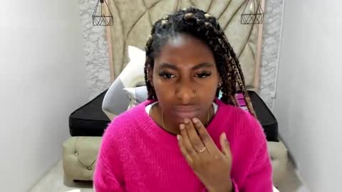 Snapshot of queen_perla_ chatting on January 9, 11:14 am   online show from January 9, 11:14 am
