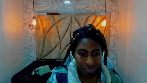 Snapshot of queen_perla_ chatting on January 17, 11:17 am   online show from January 17, 11:17 am