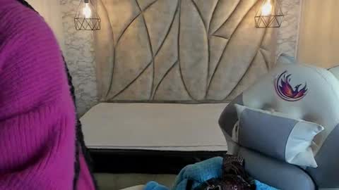 Snapshot of queen_perla_ chatting on February 28, 11:58 am   online show from February 28, 11:58 am