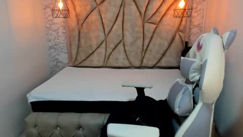 Snapshot of queen_perla_ chatting on January 11, 11:23 am   online show from January 11, 11:23 am