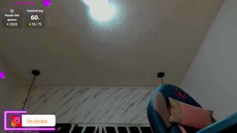 Snapshot of queen_perla_ chatting on September 20, 11:52 am   online show from September 20, 11:52 am