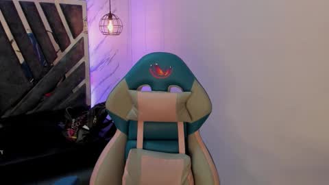 Snapshot of queen_perla_ chatting on September 25, 11:31 am   online show from September 25, 11:31 am