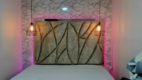 Snapshot of queen_perla_ chatting on January 26, 2:52 pm   online show from January 26, 2:52 pm