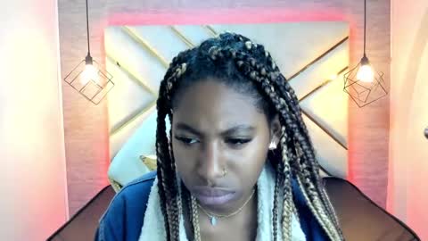 Snapshot of queen_perla_ chatting on December 29, 2:00 pm   online show from December 29, 2:00 pm