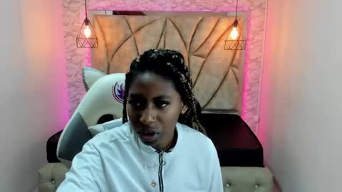 Snapshot of queen_perla_ chatting on January 12, 2:30 pm   online show from January 12, 2:30 pm