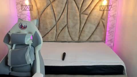 Snapshot of queen_perla_ chatting on January 21, 11:24 am   online show from January 21, 11:24 am