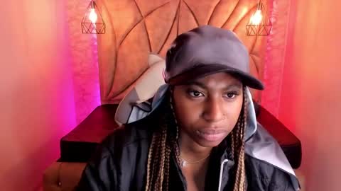 Snapshot of queen_perla_ chatting on February 17, 12:27 pm   online show from February 17, 12:27 pm