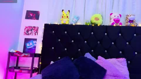 Snapshot of queen_salomme chatting on September 24, 11:31 am queen_salomme online show from September 24, 11:31 am